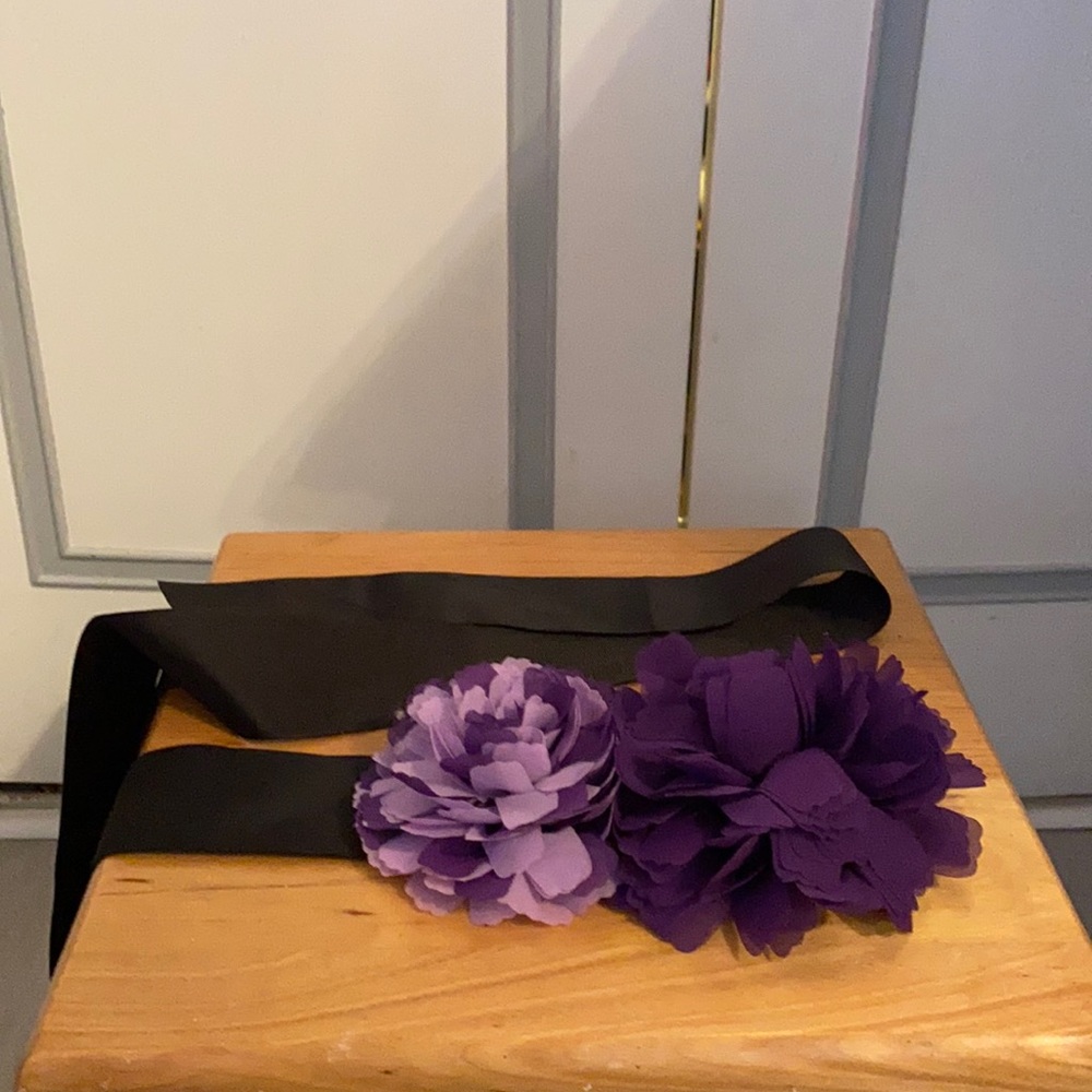 WHBM One Size Fits All Purple Flower Tie Belt